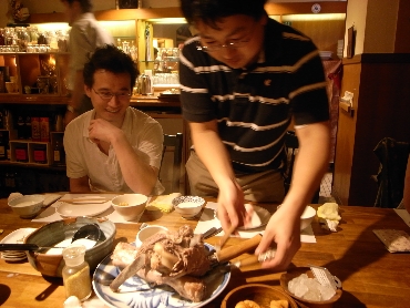 ハン君取り分けてくれてます