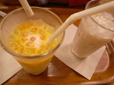 豆乳を投入